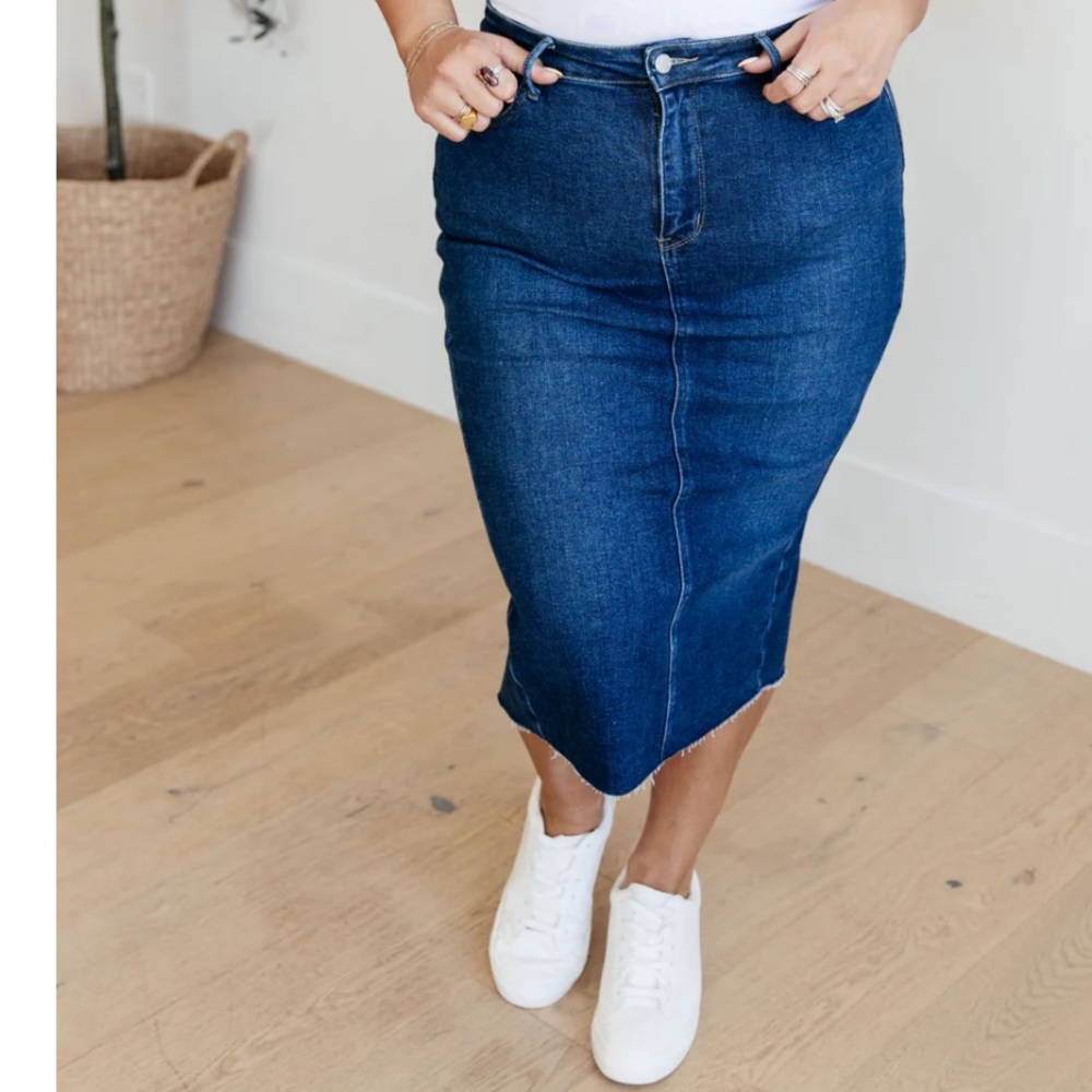 Vintage dark-wash Denim Skirt